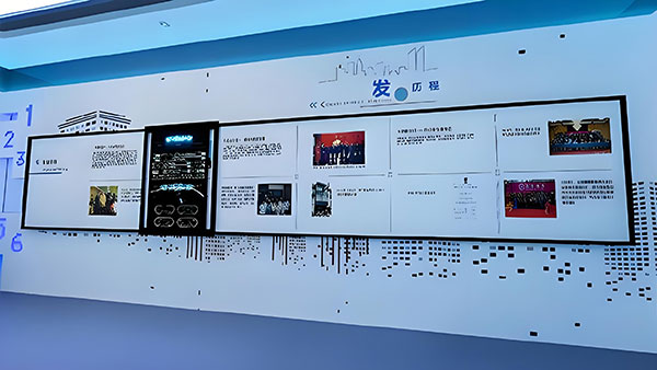 滑轨屏在叙事性展陈中的独特优势