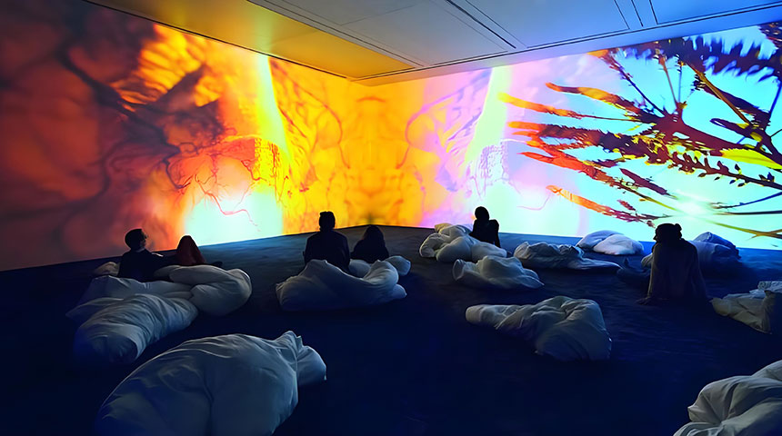 沉浸式折幕空间制作