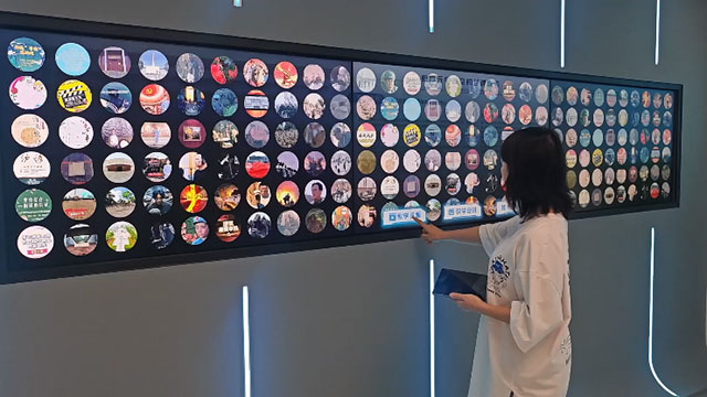 教育元宇宙课堂液晶拼接屏